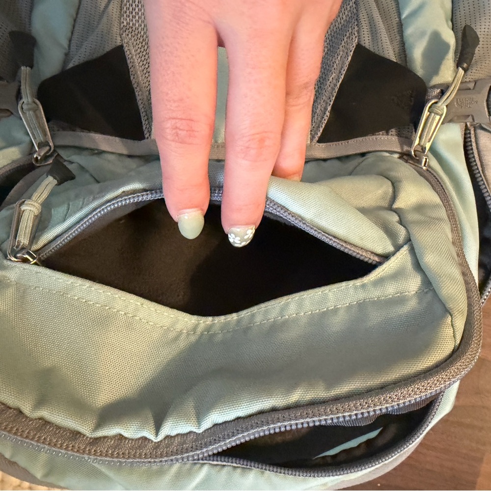 The North Face Women's Blue and Gray Backpack - Picture 6 of 7
